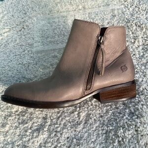 BORN gray ankle boot Olio 7